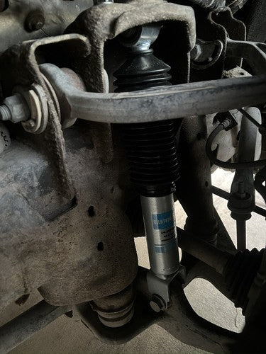 Bilstein 24-253161-2 B8 5100 Front Shock - for 0-1.5" Lift - (Pair) | 2011-2026 GM Silverado/Sierra 2500HD/3500HD Duramax