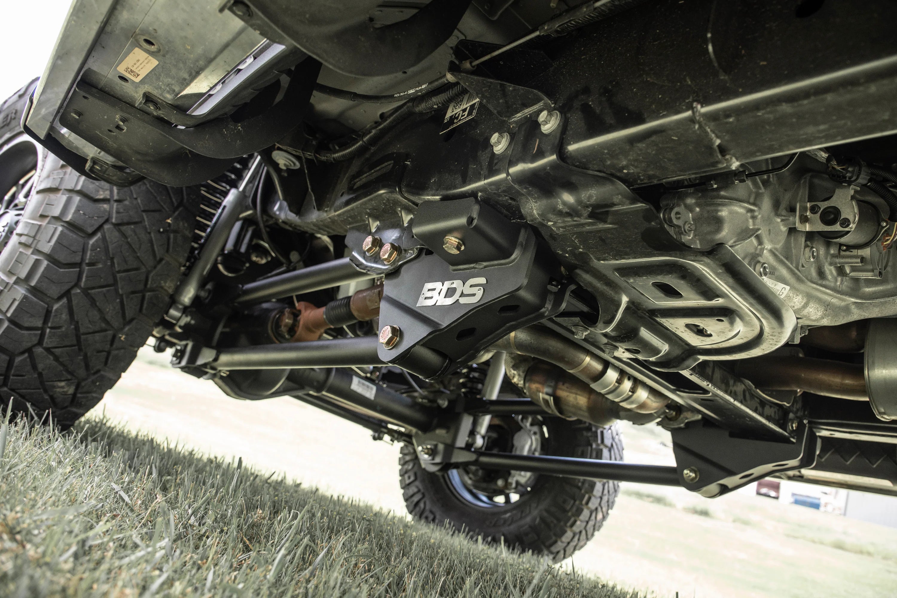 BDS 2214FPE 5 Inch Lift Kit w/ 4-Link, FOX 2.5 Performance Elite shocks & Leaf Springs | 2020-2022 Ford F250/F350 Super Duty 4WD Gas