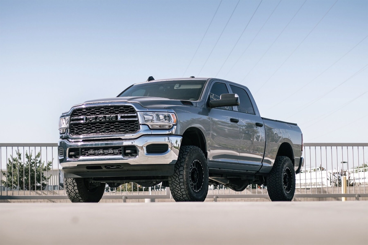 FOX 987-24-004 2.5 Performance Smooth Body IFP HTO Front Shock 0-1.5" Lift | 2014-2025 RAM 2500/3500 4WD