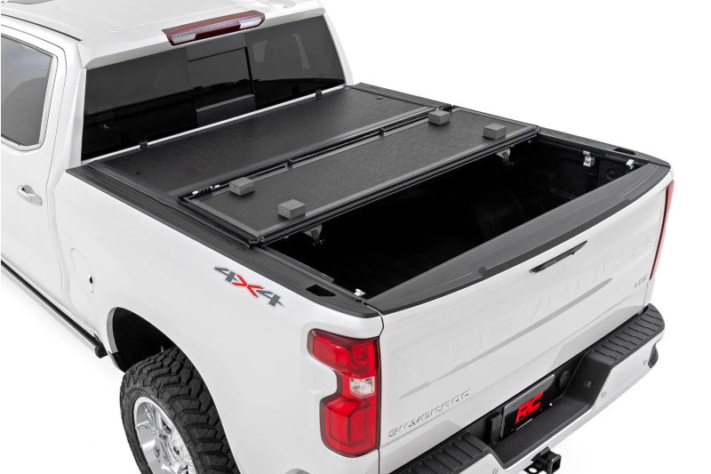 Rough Country 47119651B Hard Low Profile Bed Cover | 2014-2019 GM Silverado/Sierra 2500HD/3500HD 6.75ft Bed