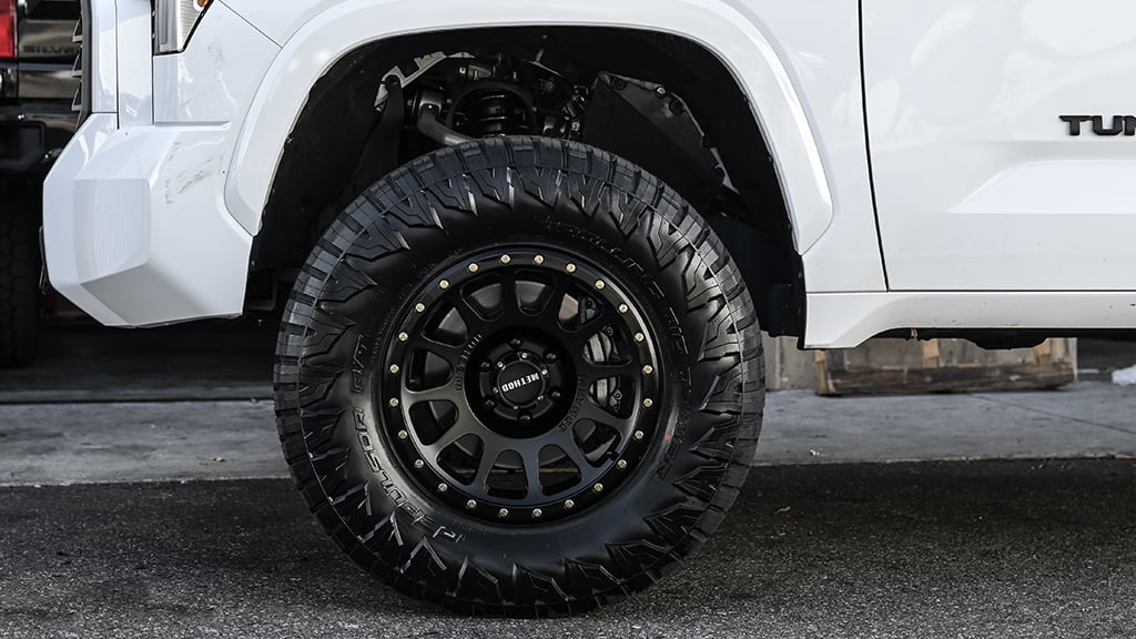 Method MR30578587500H 305-HD NV Series 17x8.5 inch Matte Black 0mm Offset Wheel | 1994-2024 Ford F250/F350